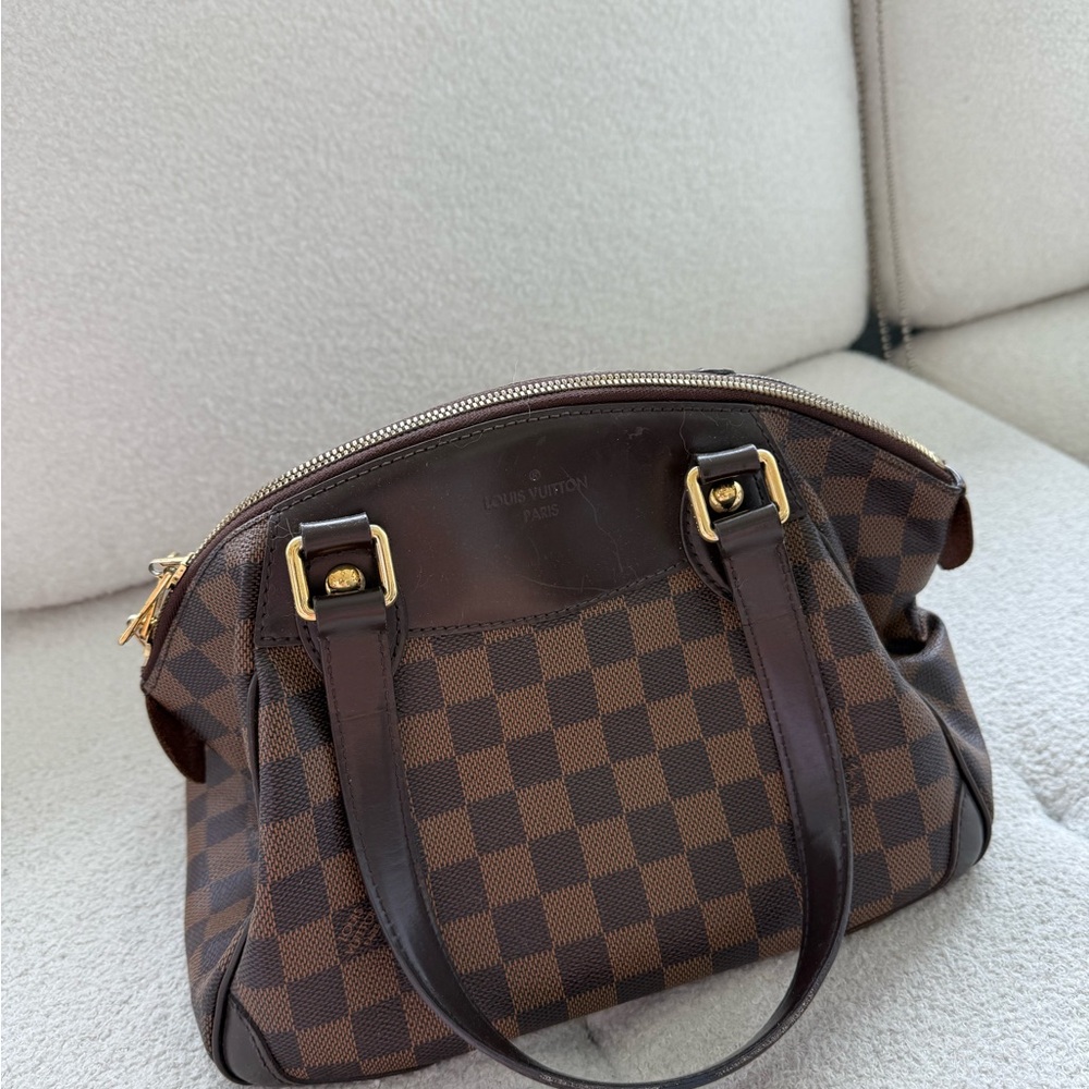 LV bag good condition